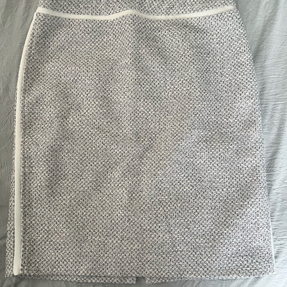 Elegant White and Black Tweed Skirt